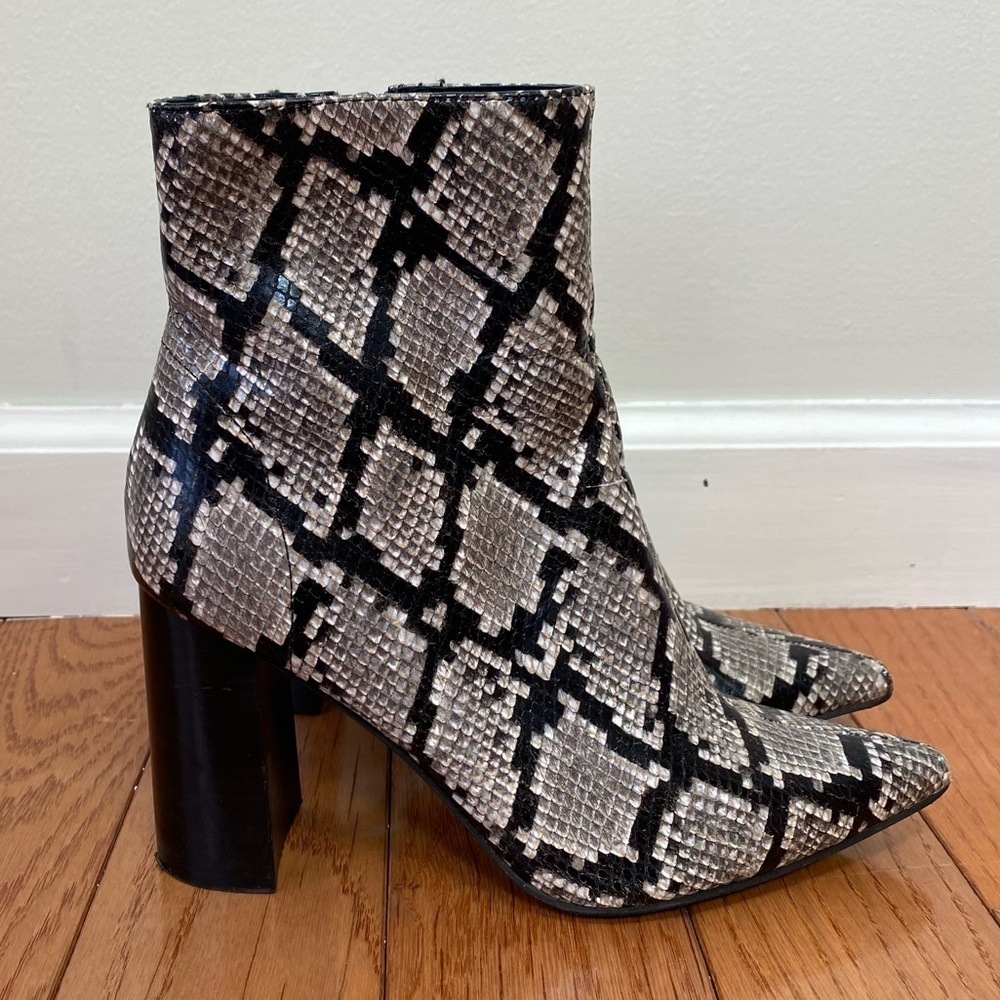 Jeffrey Campbell Raven Snakeskin Leather Block Heel Ankle Boots Grey Black 6.5M
